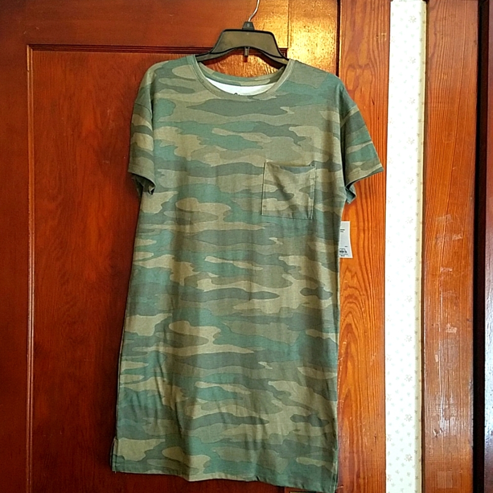 🆕️ SO Juniors Oversized Tee Camo Dress with Pocket Size Small